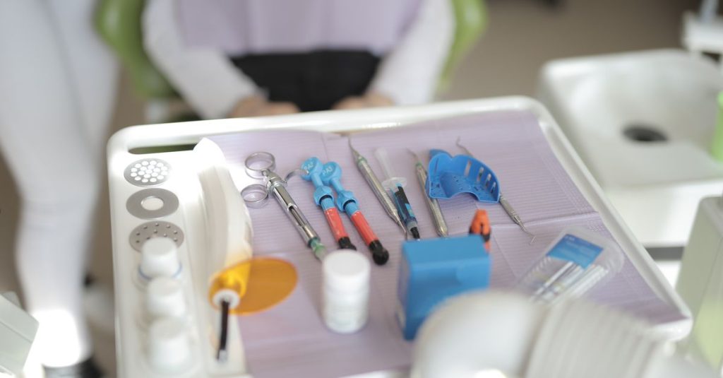 Diş Dolgusu Düştüğünde Ne Yapılmalı? Acil Müdahale ve Çözüm Rehberi